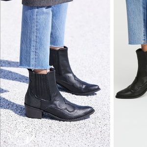Vegan Cavalier black ankle Boots western